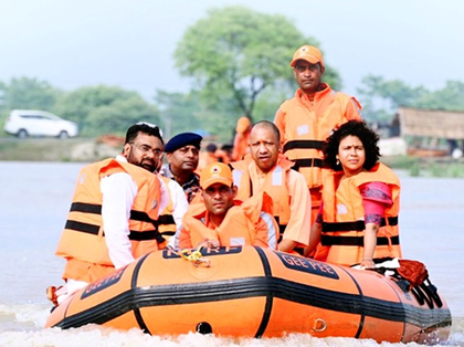CM Yogi leads flood relief drive, mobilises ministers across Uttar Pradesh | CM Yogi leads flood relief drive, mobilises ministers across Uttar Pradesh