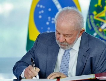 Brazil to challenge US tariffs at WTO, mulls relief package | Brazil to challenge US tariffs at WTO, mulls relief package