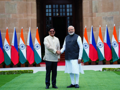 PM Modi welcomes Philippines President Marcos at Hyderabad House; discussions set to strengthen bilateral relations | PM Modi welcomes Philippines President Marcos at Hyderabad House; discussions set to strengthen bilateral relations PM Modi welcomes Philippines President Marcos at Hyderabad House; discussions set to strengthen bilateral relations | PM Modi welcomes Philippines President Marcos at Hyderabad House; discussions set to strengthen bilateral relations