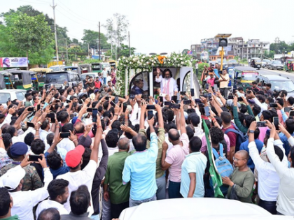 Shibu Soren cremated with full state honours in his native village Nemra | Shibu Soren cremated with full state honours in his native village Nemra Shibu Soren cremated with full state honours in his native village Nemra | Shibu Soren cremated with full state honours in his native village Nemra