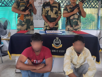 Smugglers along Indo-B’desh border arrested; gold valued Rs 1 crore seized | Smugglers along Indo-B’desh border arrested; gold valued Rs 1 crore seized Smugglers along Indo-B’desh border arrested; gold valued Rs 1 crore seized | Smugglers along Indo-B’desh border arrested; gold valued Rs 1 crore seized