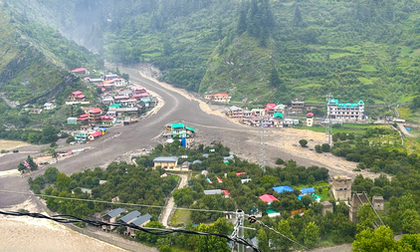 Uttarkashi cloudburst: Health Dept on high alert, specialist doctors rushed for relief efforts | Uttarkashi cloudburst: Health Dept on high alert, specialist doctors rushed for relief efforts Uttarkashi cloudburst: Health Dept on high alert, specialist doctors rushed for relief efforts | Uttarkashi cloudburst: Health Dept on high alert, specialist doctors rushed for relief efforts