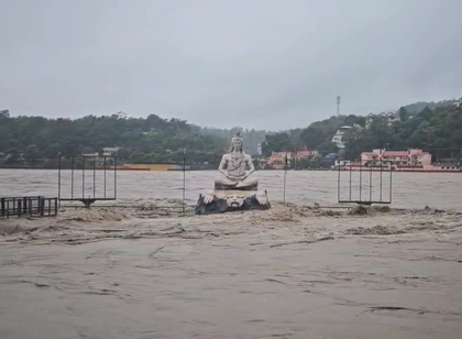 Rivers across 8 states flow above danger mark as heavy rain continues to batter hilly regions  | Rivers across 8 states flow above danger mark as heavy rain continues to batter hilly regions 