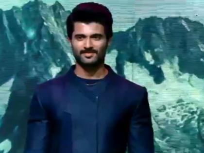 Actor Vijay Deverakonda appears before ED in betting apps case | Actor Vijay Deverakonda appears before ED in betting apps case Actor Vijay Deverakonda appears before ED in betting apps case | Actor Vijay Deverakonda appears before ED in betting apps case