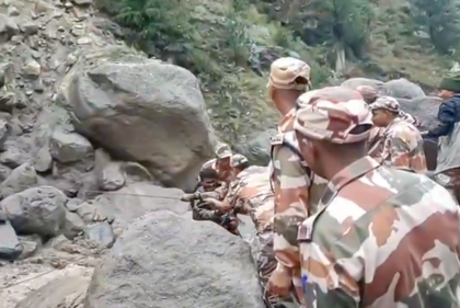 ITBP rescues 413 Kinnaur Kailash devotees in Himachal | ITBP rescues 413 Kinnaur Kailash devotees in Himachal ITBP rescues 413 Kinnaur Kailash devotees in Himachal | ITBP rescues 413 Kinnaur Kailash devotees in Himachal