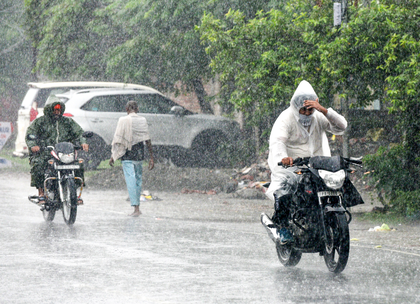 Heavy rainfall likely in Uttarkashi, light showers expected in Delhi-NCR: IMD | Heavy rainfall likely in Uttarkashi, light showers expected in Delhi-NCR: IMD Heavy rainfall likely in Uttarkashi, light showers expected in Delhi-NCR: IMD | Heavy rainfall likely in Uttarkashi, light showers expected in Delhi-NCR: IMD
