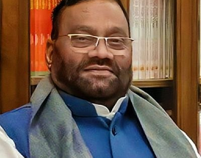 Swami Prasad Maurya slapped in UP, assailant thrashed  | Swami Prasad Maurya slapped in UP, assailant thrashed 