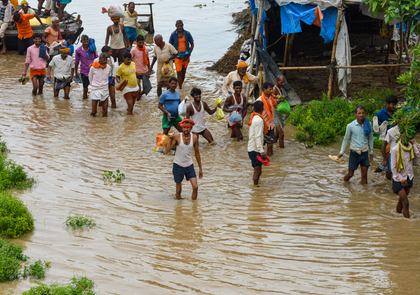 Flood fury in Bihar's Muzaffarpur, Saran; villages submerged, connectivity snapped | Flood fury in Bihar's Muzaffarpur, Saran; villages submerged, connectivity snapped Flood fury in Bihar's Muzaffarpur, Saran; villages submerged, connectivity snapped | Flood fury in Bihar's Muzaffarpur, Saran; villages submerged, connectivity snapped