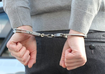 Two held in J&K for cheating on pretext of investment promise | Two held in J&K for cheating on pretext of investment promise Two held in J&K for cheating on pretext of investment promise | Two held in J&K for cheating on pretext of investment promise