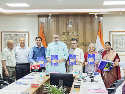 Union Minister launches book on cutting carbon footprint in handloom sector | Union Minister launches book on cutting carbon footprint in handloom sector