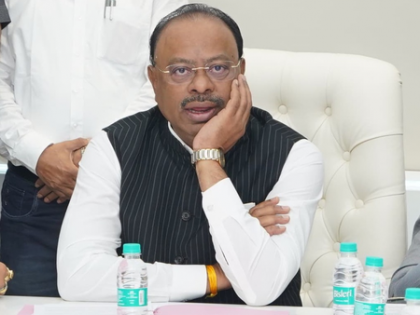 Maha govt to make provision for action against obstructers of farm and village access roads | Maha govt to make provision for action against obstructers of farm and village access roads