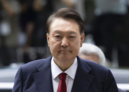 South Korea: Special counsel suspends execution of detention warrant for Yoon due to 'stubborn refusal' | South Korea: Special counsel suspends execution of detention warrant for Yoon due to 'stubborn refusal' South Korea: Special counsel suspends execution of detention warrant for Yoon due to 'stubborn refusal' | South Korea: Special counsel suspends execution of detention warrant for Yoon due to 'stubborn refusal'