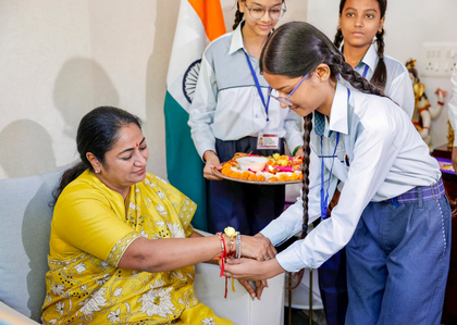 School children tie 'Rakhis' to Delhi CM Rekha Gupta's wrist | School children tie 'Rakhis' to Delhi CM Rekha Gupta's wrist