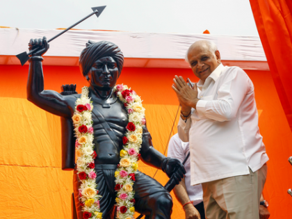 Gujarat to launch 1,378-km ‘Tribal Pride Rath Yatra’ ahead of Birsa Munda’s 150th birth anniv | Gujarat to launch 1,378-km ‘Tribal Pride Rath Yatra’ ahead of Birsa Munda’s 150th birth anniv Gujarat to launch 1,378-km ‘Tribal Pride Rath Yatra’ ahead of Birsa Munda’s 150th birth anniv | Gujarat to launch 1,378-km ‘Tribal Pride Rath Yatra’ ahead of Birsa Munda’s 150th birth anniv