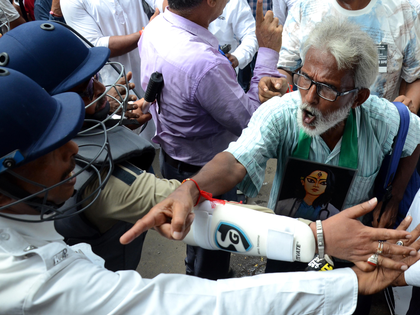 RG Kar victim's father rejects Kolkata Police claim of no evidence of attack on his wife | RG Kar victim's father rejects Kolkata Police claim of no evidence of attack on his wife RG Kar victim's father rejects Kolkata Police claim of no evidence of attack on his wife | RG Kar victim's father rejects Kolkata Police claim of no evidence of attack on his wife