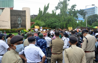 Tight security arrangements to stop protesters in their tracks during march to Bengal secretariat | Tight security arrangements to stop protesters in their tracks during march to Bengal secretariat Tight security arrangements to stop protesters in their tracks during march to Bengal secretariat | Tight security arrangements to stop protesters in their tracks during march to Bengal secretariat