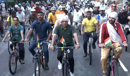 Mansukh Mandaviya flags off 'Panchayat Fit India - Sundays on Cycle' with youth from across nation | Mansukh Mandaviya flags off 'Panchayat Fit India - Sundays on Cycle' with youth from across nation Mansukh Mandaviya flags off 'Panchayat Fit India - Sundays on Cycle' with youth from across nation | Mansukh Mandaviya flags off 'Panchayat Fit India - Sundays on Cycle' with youth from across nation