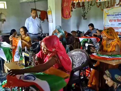 Women in Jaunpur lead the way in ‘Har Ghar Tiranga’ flag production | Women in Jaunpur lead the way in ‘Har Ghar Tiranga’ flag production Women in Jaunpur lead the way in ‘Har Ghar Tiranga’ flag production | Women in Jaunpur lead the way in ‘Har Ghar Tiranga’ flag production