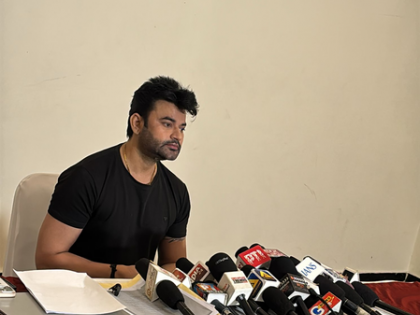 Bhopal dermatologist files FIR after being conned on the pretext of getting entry in 'Bigg Boss' | Bhopal dermatologist files FIR after being conned on the pretext of getting entry in 'Bigg Boss' Bhopal dermatologist files FIR after being conned on the pretext of getting entry in 'Bigg Boss' | Bhopal dermatologist files FIR after being conned on the pretext of getting entry in 'Bigg Boss'