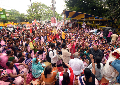 ASHA workers to end 266-day protest on Kerala Formation Day; take stir to district level | ASHA workers to end 266-day protest on Kerala Formation Day; take stir to district level ASHA workers to end 266-day protest on Kerala Formation Day; take stir to district level | ASHA workers to end 266-day protest on Kerala Formation Day; take stir to district level