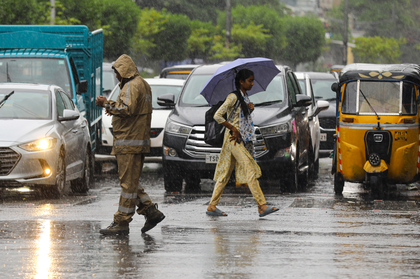 Telangana cancels employees’ leaves as heavy rains loom | Telangana cancels employees’ leaves as heavy rains loom