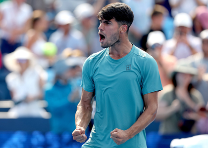 Alcaraz sinks Medjedovic for 50th win of 2025 in Cincinnati | Alcaraz sinks Medjedovic for 50th win of 2025 in Cincinnati