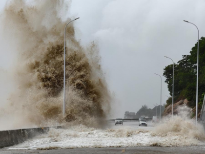 Typhoon Podul makes landfall in eastern Taiwan | Typhoon Podul makes landfall in eastern Taiwan Typhoon Podul makes landfall in eastern Taiwan | Typhoon Podul makes landfall in eastern Taiwan
