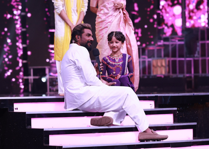 Remo D'Souza kisses contestant Aadhyashree's feet on 'Super Dancer Chapter 5' | Remo D'Souza kisses contestant Aadhyashree's feet on 'Super Dancer Chapter 5' Remo D'Souza kisses contestant Aadhyashree's feet on 'Super Dancer Chapter 5' | Remo D'Souza kisses contestant Aadhyashree's feet on 'Super Dancer Chapter 5'