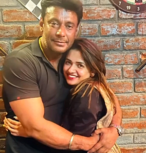 Fan murder case: Pavithra Gowda arrested from her residence, police tracking whereabouts of Darshan | Fan murder case: Pavithra Gowda arrested from her residence, police tracking whereabouts of Darshan