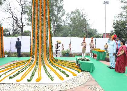 I-Day: Haryana Guv wishes soldiers for safeguarding borders | I-Day: Haryana Guv wishes soldiers for safeguarding borders