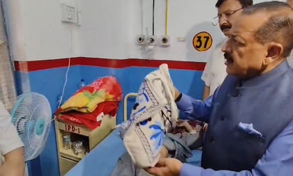 Kishtwar cloudburst: Union Minister visits Jammu hospital to seek welfare of victims | Kishtwar cloudburst: Union Minister visits Jammu hospital to seek welfare of victims