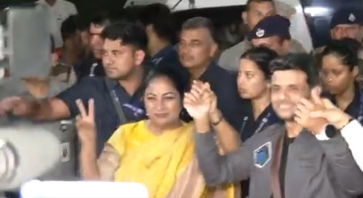 CM Rekha Gupta, Union Minister Jitendra Singh receive astronaut Shubhanshu Shukla at Delhi airport | CM Rekha Gupta, Union Minister Jitendra Singh receive astronaut Shubhanshu Shukla at Delhi airport