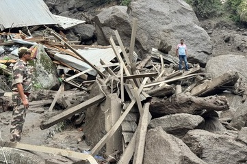 Four killed in flash floods triggered by cloudburst in J&K’s Kathua | Four killed in flash floods triggered by cloudburst in J&K’s Kathua