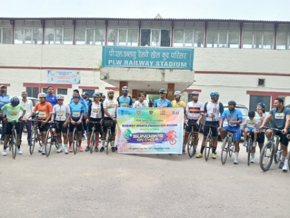 Mandaviya gives a clarion call to citizens to contribute towards a fitter India | Mandaviya gives a clarion call to citizens to contribute towards a fitter India Mandaviya gives a clarion call to citizens to contribute towards a fitter India | Mandaviya gives a clarion call to citizens to contribute towards a fitter India