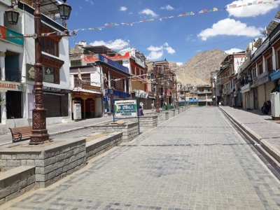Bollywood film unit hit by food poisoning in Leh, over 100 members admitted to hospital | Bollywood film unit hit by food poisoning in Leh, over 100 members admitted to hospital