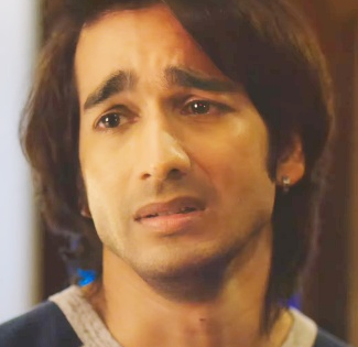 'Fakira': Shantanu Maheshwari & Avneet Kaur's heartbreak ballad from Love in Vietnam | 'Fakira': Shantanu Maheshwari & Avneet Kaur's heartbreak ballad from Love in Vietnam