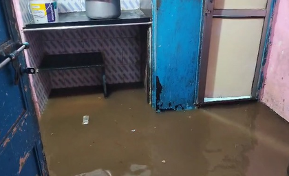 Mumbai: Heavy rains wreak havoc, homes submerged in Kandivali | Mumbai: Heavy rains wreak havoc, homes submerged in Kandivali Mumbai: Heavy rains wreak havoc, homes submerged in Kandivali | Mumbai: Heavy rains wreak havoc, homes submerged in Kandivali