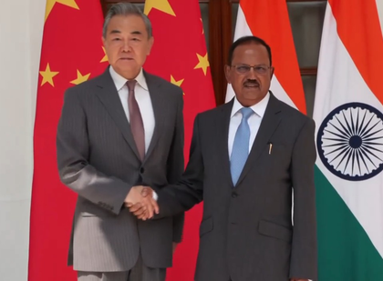 NSA Ajit Doval meets Chinese Foreign Minister Wang Yi to discuss border issues | NSA Ajit Doval meets Chinese Foreign Minister Wang Yi to discuss border issues