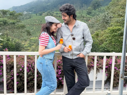 Shrenu Parikh's shoot gets called off amidst heavy Mumbai rains, picks up hubby after work | Shrenu Parikh's shoot gets called off amidst heavy Mumbai rains, picks up hubby after work Shrenu Parikh's shoot gets called off amidst heavy Mumbai rains, picks up hubby after work | Shrenu Parikh's shoot gets called off amidst heavy Mumbai rains, picks up hubby after work