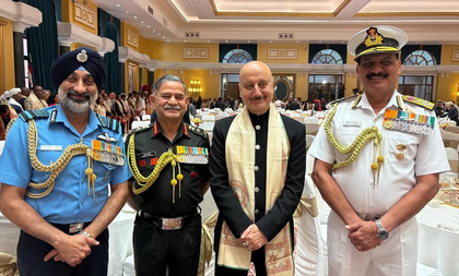 Anupam Kher feels 'honoured & humbled' standing next to the Chiefs Of Armed Forces | Anupam Kher feels 'honoured & humbled' standing next to the Chiefs Of Armed Forces