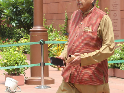 Shashi Tharoor welcomes Centre’s decision to add over 10,000 medical seats  | Shashi Tharoor welcomes Centre’s decision to add over 10,000 medical seats 