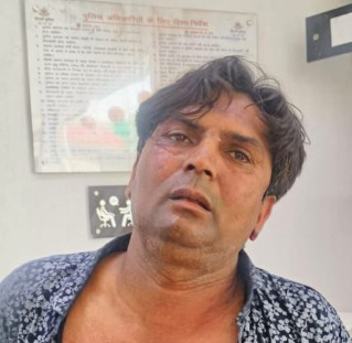 Rajesh Khimji from Gujarat's Rajkot attacks Delhi CM during Jan Sunvai | Rajesh Khimji from Gujarat's Rajkot attacks Delhi CM during Jan Sunvai