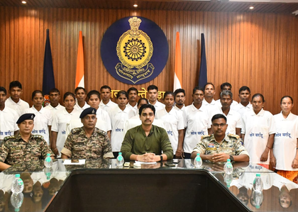 21 Maoists surrender in Dantewada, boosting Chhattisgarh’s anti-Naxal push | 21 Maoists surrender in Dantewada, boosting Chhattisgarh’s anti-Naxal push