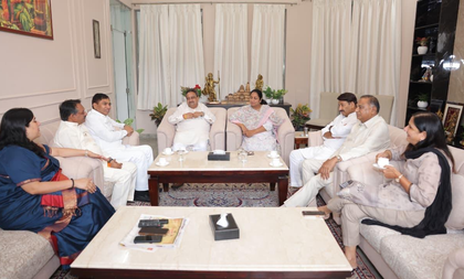 Delhi BJP MPs meet CM Gupta a day after attack to enquire about her health | Delhi BJP MPs meet CM Gupta a day after attack to enquire about her health Delhi BJP MPs meet CM Gupta a day after attack to enquire about her health | Delhi BJP MPs meet CM Gupta a day after attack to enquire about her health