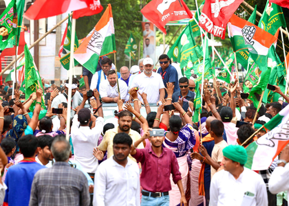 Bihar: Voter Adhikar Yatra draws massive crowd in Bhagalpur; Rahul Gandhi attacks EC over vote theft | Bihar: Voter Adhikar Yatra draws massive crowd in Bhagalpur; Rahul Gandhi attacks EC over vote theft Bihar: Voter Adhikar Yatra draws massive crowd in Bhagalpur; Rahul Gandhi attacks EC over vote theft | Bihar: Voter Adhikar Yatra draws massive crowd in Bhagalpur; Rahul Gandhi attacks EC over vote theft