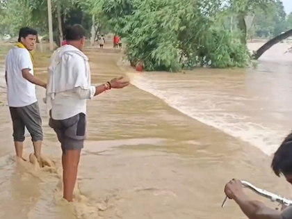 Bihar: Villages in Gaya, Jehanabad submerged as Falgu River's water level rises | Bihar: Villages in Gaya, Jehanabad submerged as Falgu River's water level rises Bihar: Villages in Gaya, Jehanabad submerged as Falgu River's water level rises | Bihar: Villages in Gaya, Jehanabad submerged as Falgu River's water level rises