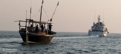 15 Pakistani fishermen apprehended by BSF, Coast Guard near Gujarat's Kori Creek | 15 Pakistani fishermen apprehended by BSF, Coast Guard near Gujarat's Kori Creek 15 Pakistani fishermen apprehended by BSF, Coast Guard near Gujarat's Kori Creek | 15 Pakistani fishermen apprehended by BSF, Coast Guard near Gujarat's Kori Creek