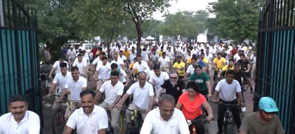 Police personnel across country join 'Fit India - Sundays on Cycle' to promote healthy living | Police personnel across country join 'Fit India - Sundays on Cycle' to promote healthy living Police personnel across country join 'Fit India - Sundays on Cycle' to promote healthy living | Police personnel across country join 'Fit India - Sundays on Cycle' to promote healthy living