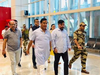 Bad weather in Guwahati: Assam CM’s flight among 5 planes makes emergency landing at Agartala airport | Bad weather in Guwahati: Assam CM’s flight among 5 planes makes emergency landing at Agartala airport Bad weather in Guwahati: Assam CM’s flight among 5 planes makes emergency landing at Agartala airport | Bad weather in Guwahati: Assam CM’s flight among 5 planes makes emergency landing at Agartala airport