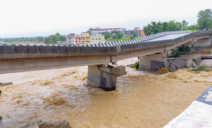Life remains adversely affected in Jammu division, Jammu-Srinagar highway closed for 5th day, rail traffic completely disrupted | Life remains adversely affected in Jammu division, Jammu-Srinagar highway closed for 5th day, rail traffic completely disrupted Life remains adversely affected in Jammu division, Jammu-Srinagar highway closed for 5th day, rail traffic completely disrupted | Life remains adversely affected in Jammu division, Jammu-Srinagar highway closed for 5th day, rail traffic completely disrupted